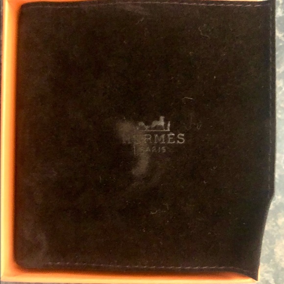 SOLD.   Herme Necklace - Picture 6 of 7